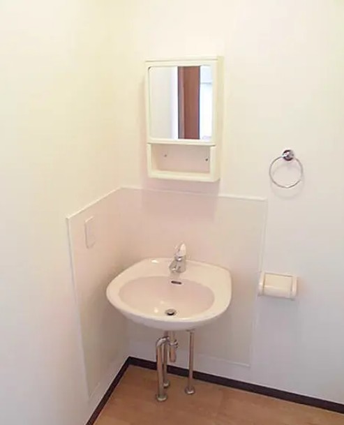 洗面設備　別部屋参照写真