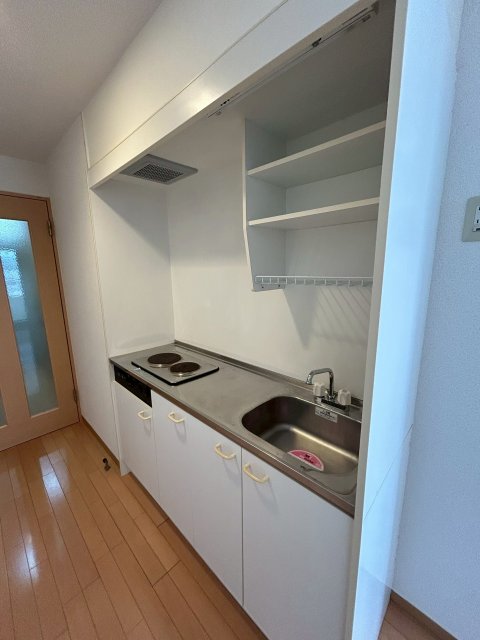 キッチン　※写真は６０７号室です