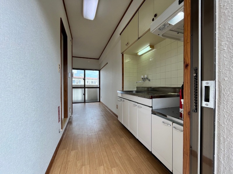キッチン　※別部屋の参考写真となります。