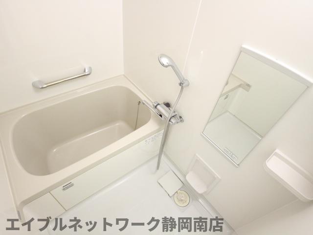 バス・シャワールーム　日々の疲れを癒すお風呂付です