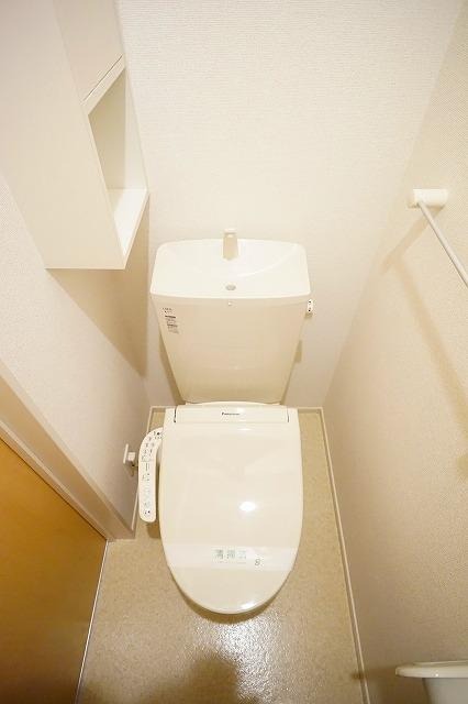 東武伊勢崎線 館林駅 徒歩21分 2階建 築11年のトイレ写真