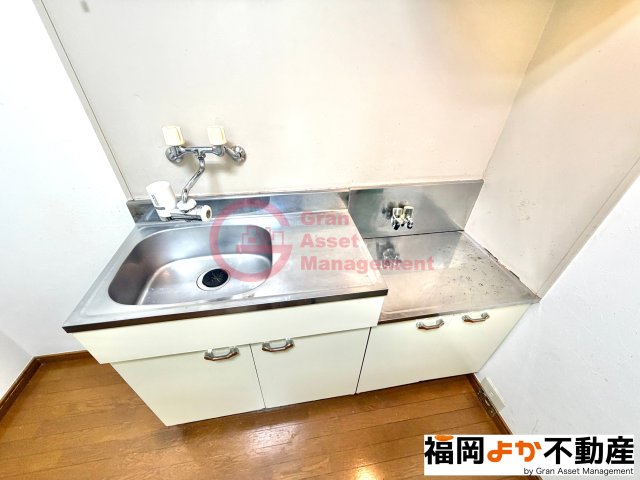 キッチン　【福岡よか不動産】コンパクトなキッチンで掃除もラクラク