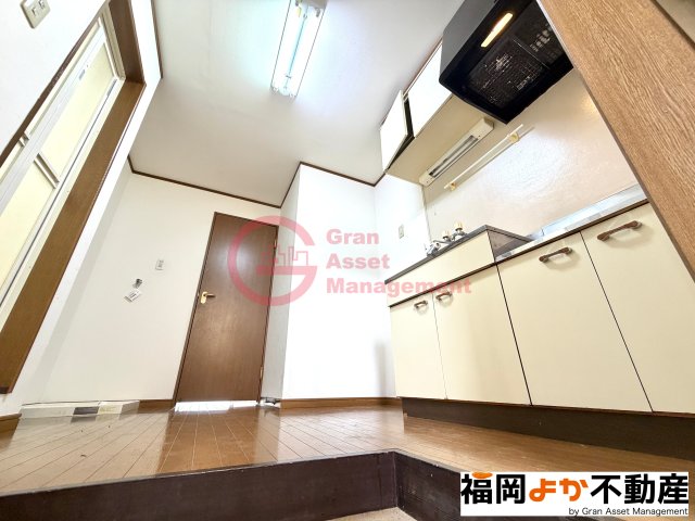 玄関　【福岡よか不動産】きれいな玄関です