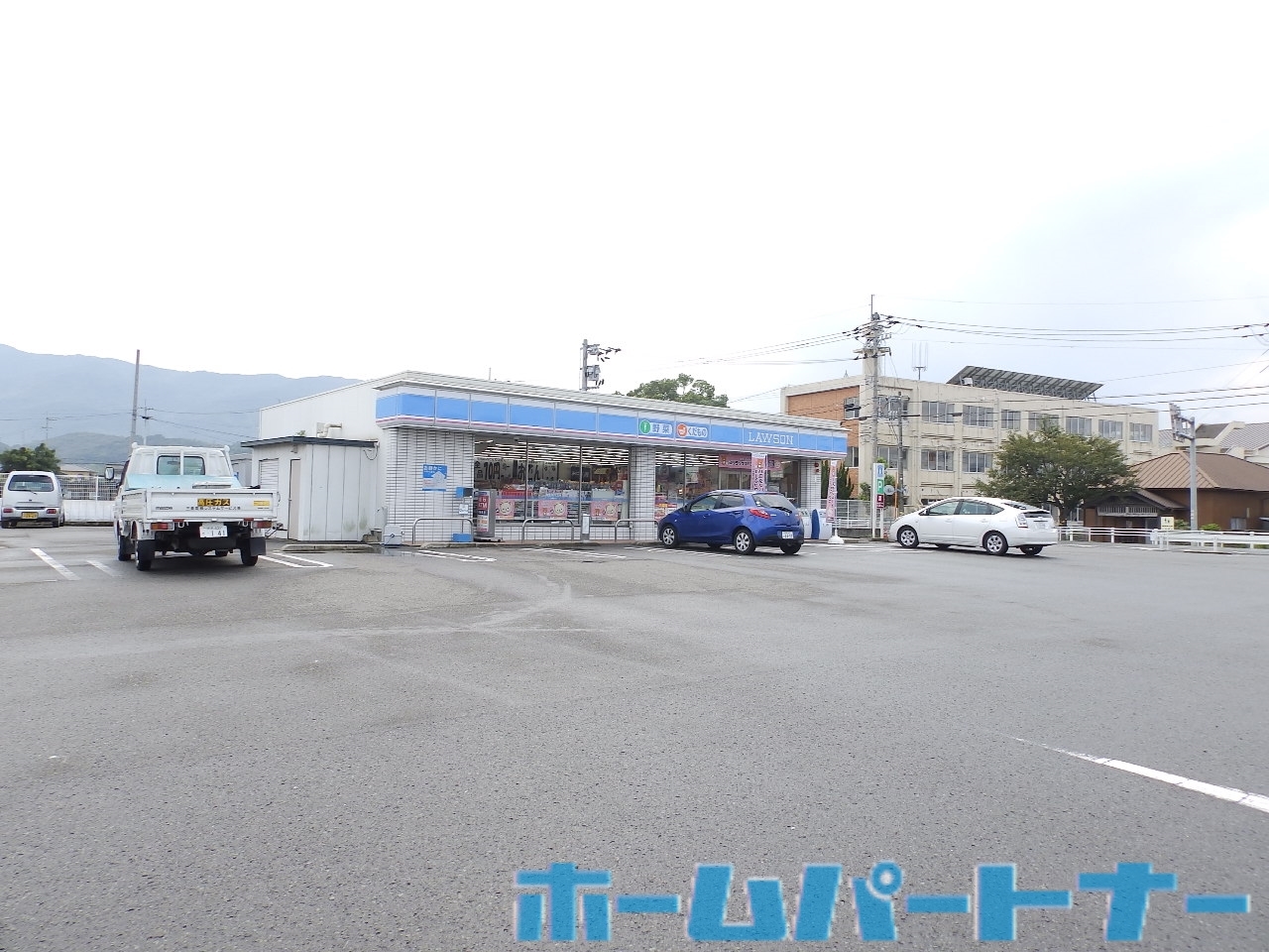 コンビニ　ローソン板野町犬伏店（コンビニ）まで346m