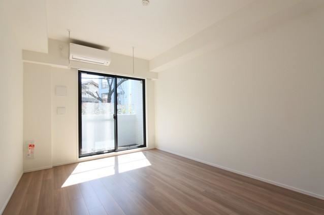 居室・リビング　※同物件、別部屋になります。