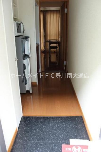 玄関　同型別部屋写真