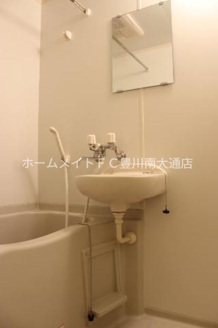 バス・シャワールーム　同型別部屋写真