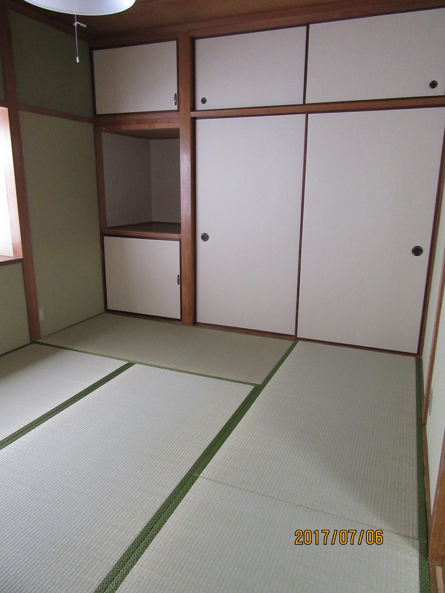 東海住宅の居間写真