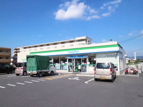 コンビニ　ファミリーマート 近鉄九条駅前店（コンビニ）まで1185m