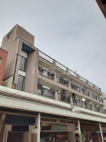 流山市江戸川台東のマンションの建物外観