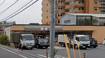 コンビニ　セブンイレブン　船橋栄町（コンビニ）まで683m