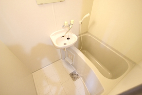 バス・シャワールーム　※別室の写真です