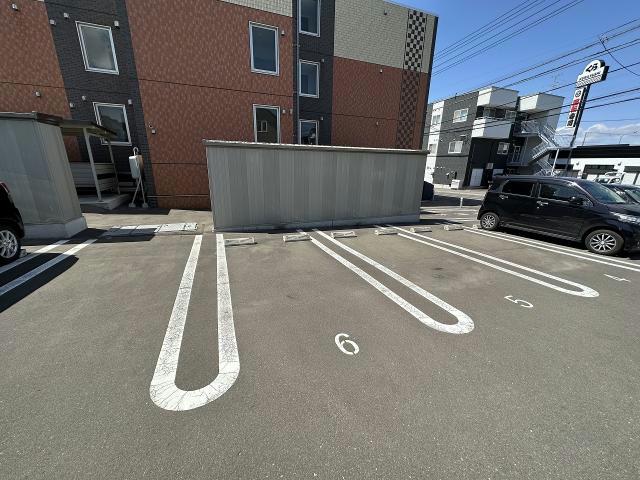 駐車場　駐車場