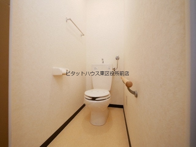 【札幌市豊平区旭町のアパートのトイレ】