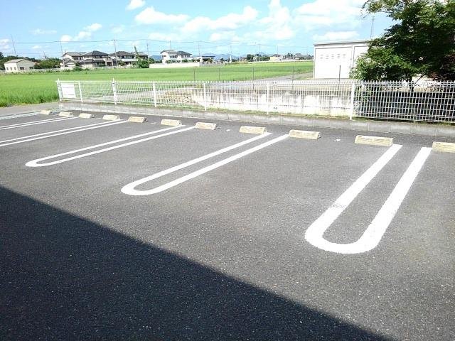 【メゾンドラフレＢの駐車場】