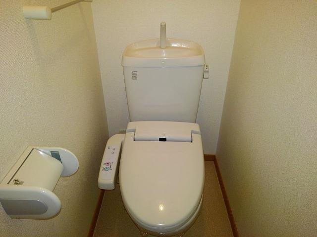 【メゾンドラフレＢのトイレ】