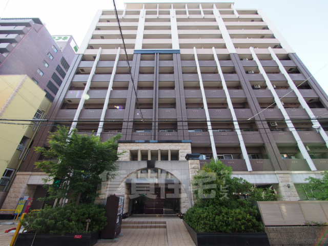 大阪市中央区島之内のマンションの建物外観