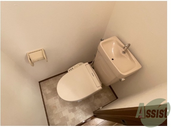 トイレ　トイレとお風呂が別なので清潔に使えて嬉しいですね。