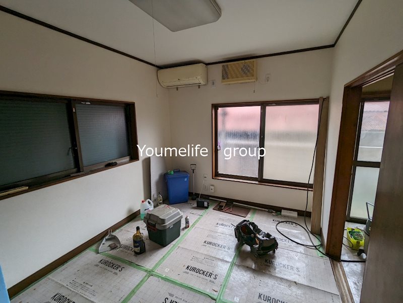 居室・リビング　現状回復中