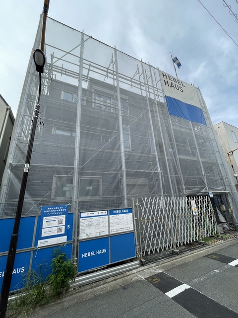 新宿区市谷山伏町のマンションの建物外観