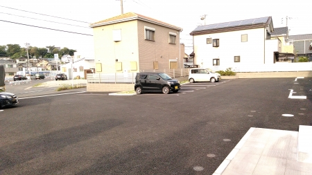 【Ｔ．メルヘンの駐車場】