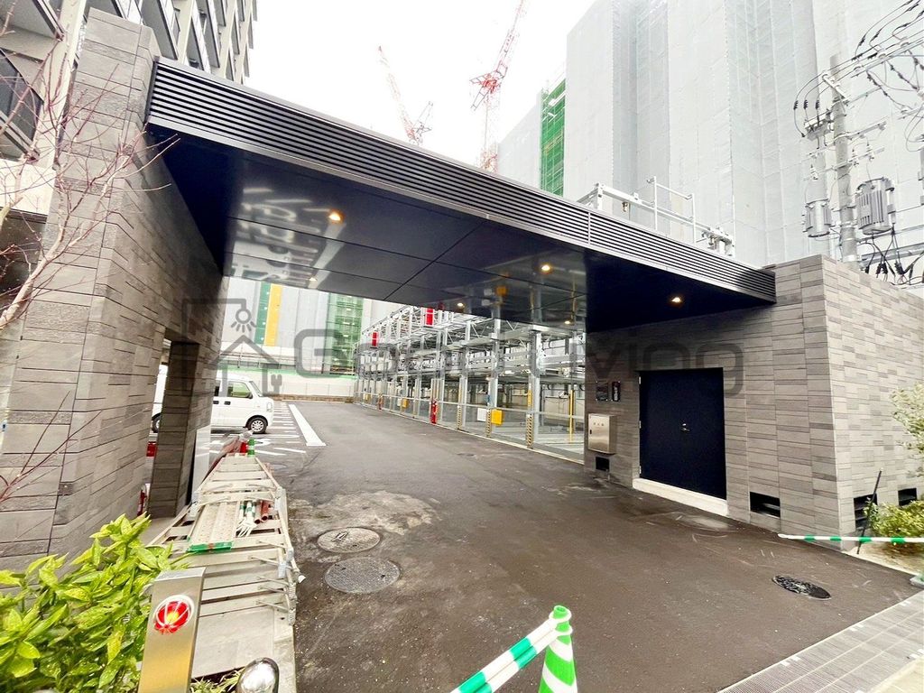 【福岡市東区千早のマンションの駐車場】