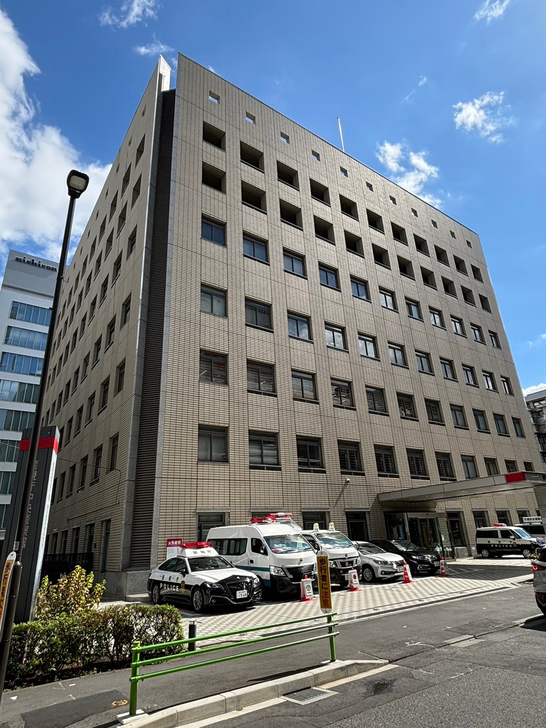 警察署・交番　中央警察署（警察署・交番）まで355m