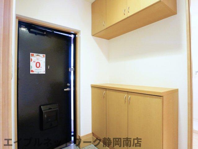 玄関　落ち着いた玄関です