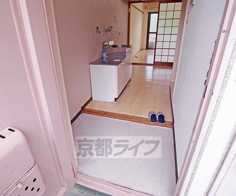 玄関　間口の広めの玄関です