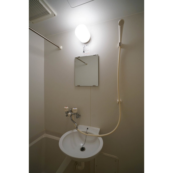 洗面設備　同じ建物の別のお部屋