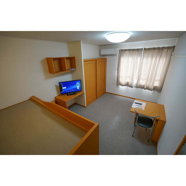 居室・リビング　同じ建物の別のお部屋