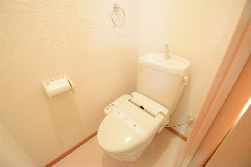 トイレ　温水洗浄便座