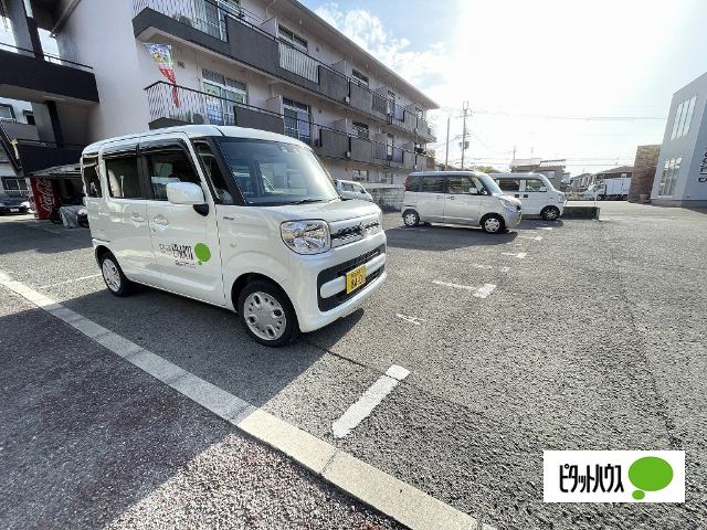 【南本マンションの駐車場】