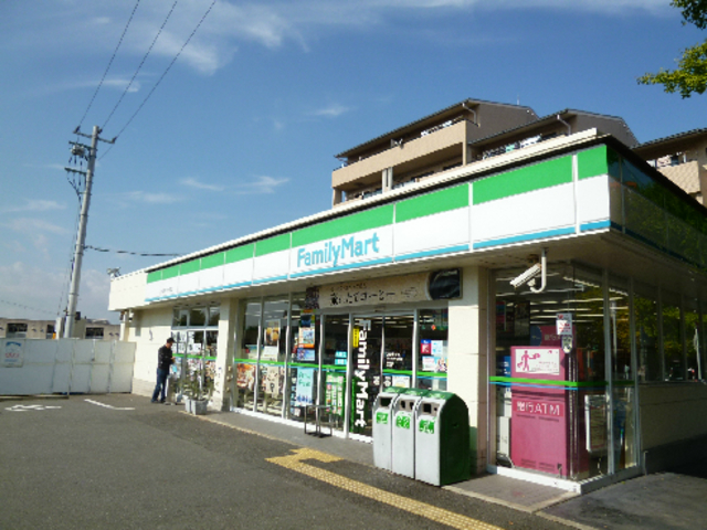 【吹田市藤が丘町のアパートのコンビニ】