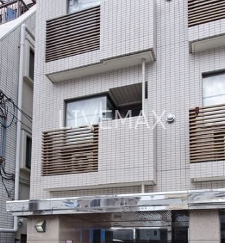 【朝霞市本町のマンションの建物外観】