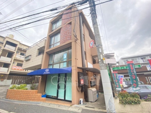 吹田市千里山東のマンションの建物外観