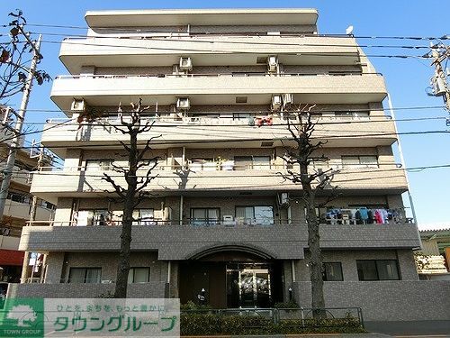 中野区江古田のマンションの建物外観