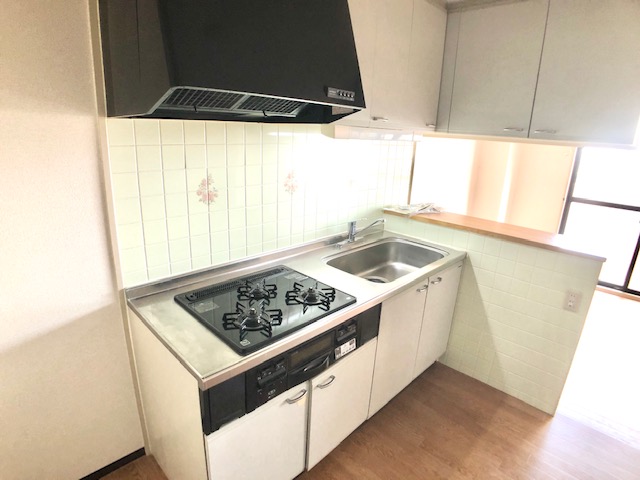 キッチン　本格的にお料理が出来る広いシステムキッチン