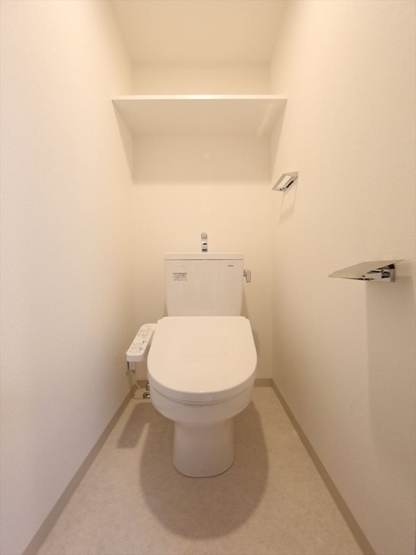 トイレ　温水洗浄暖房便座付トイレ