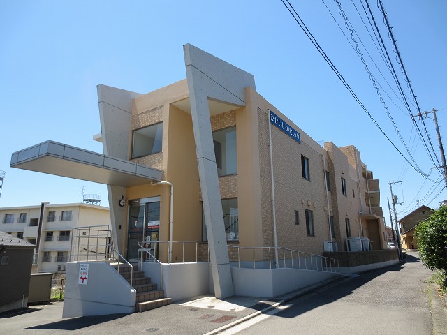 病院　たかいしクリニック（病院）まで450m