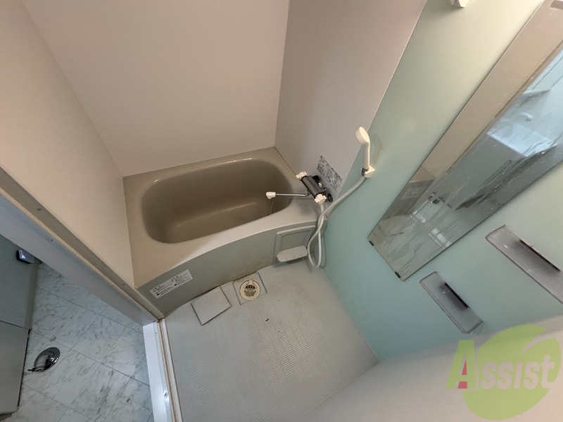 バス・シャワールーム　ユニットバスです。疲れを癒すのに欠かせませんね！