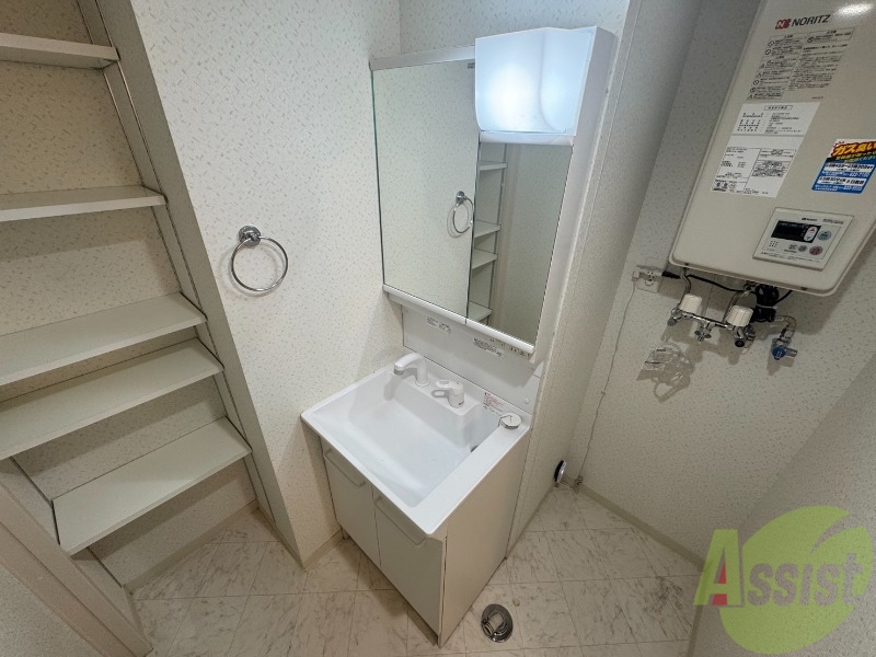 洗面設備　こちらに洗面台があります。朝の洗顔はこちらで。