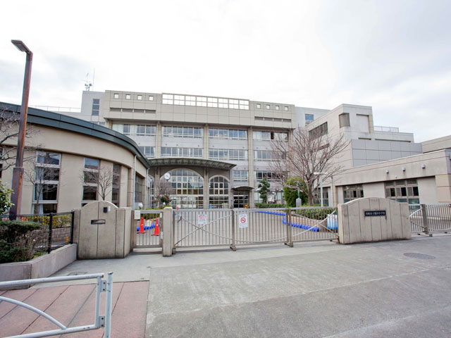 小学校　川崎市立稲田小学校（小学校）まで645m