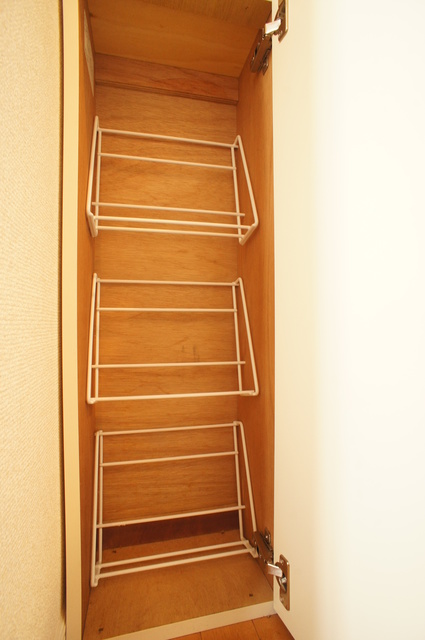 収納　シューズボックス付で、玄関はいつでもスッキリ片付きますね☆