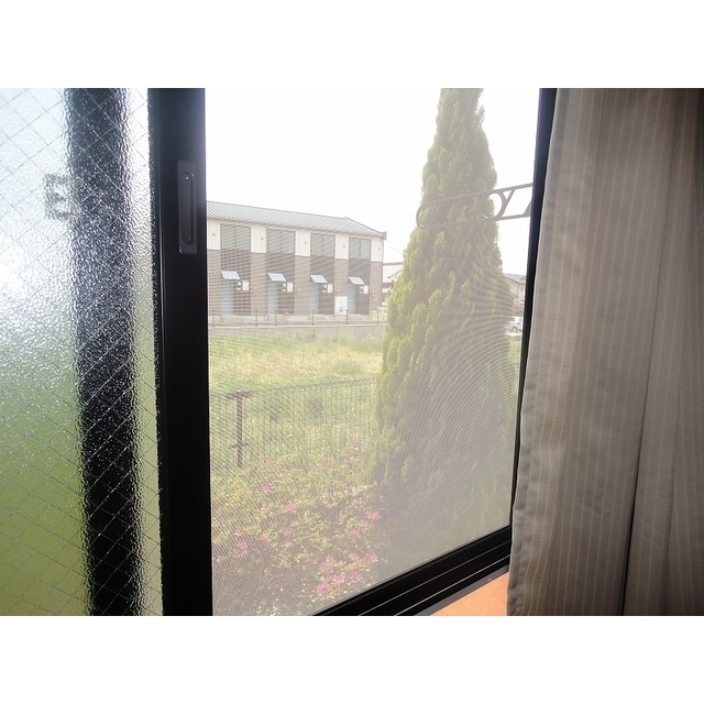 バルコニー　バルコニーなし、物干し金具あり