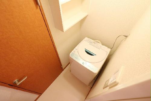 洗面設備　室内洗濯機完備によりお手軽に引越しが可能！