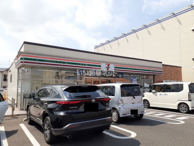 コンビニ　セブンイレブン 福山王子町店（コンビニ）まで550m