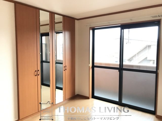 その他部屋・スペース　洋室は2部屋とも南側に面しているので明るい室内になります。