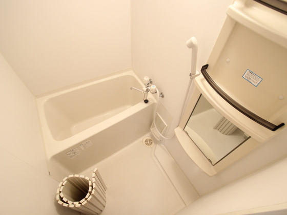 バス・シャワールーム　※別部屋の写真です