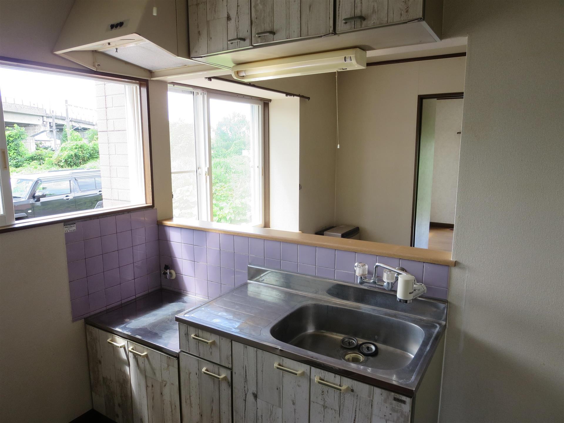 キッチン　吊戸棚付きキッチン